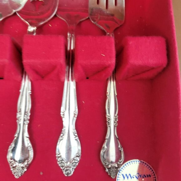 Oneida Community AFFECTION Silverplate Flatware 45 Pieces + McGraw Case … - Picture 9 of 15